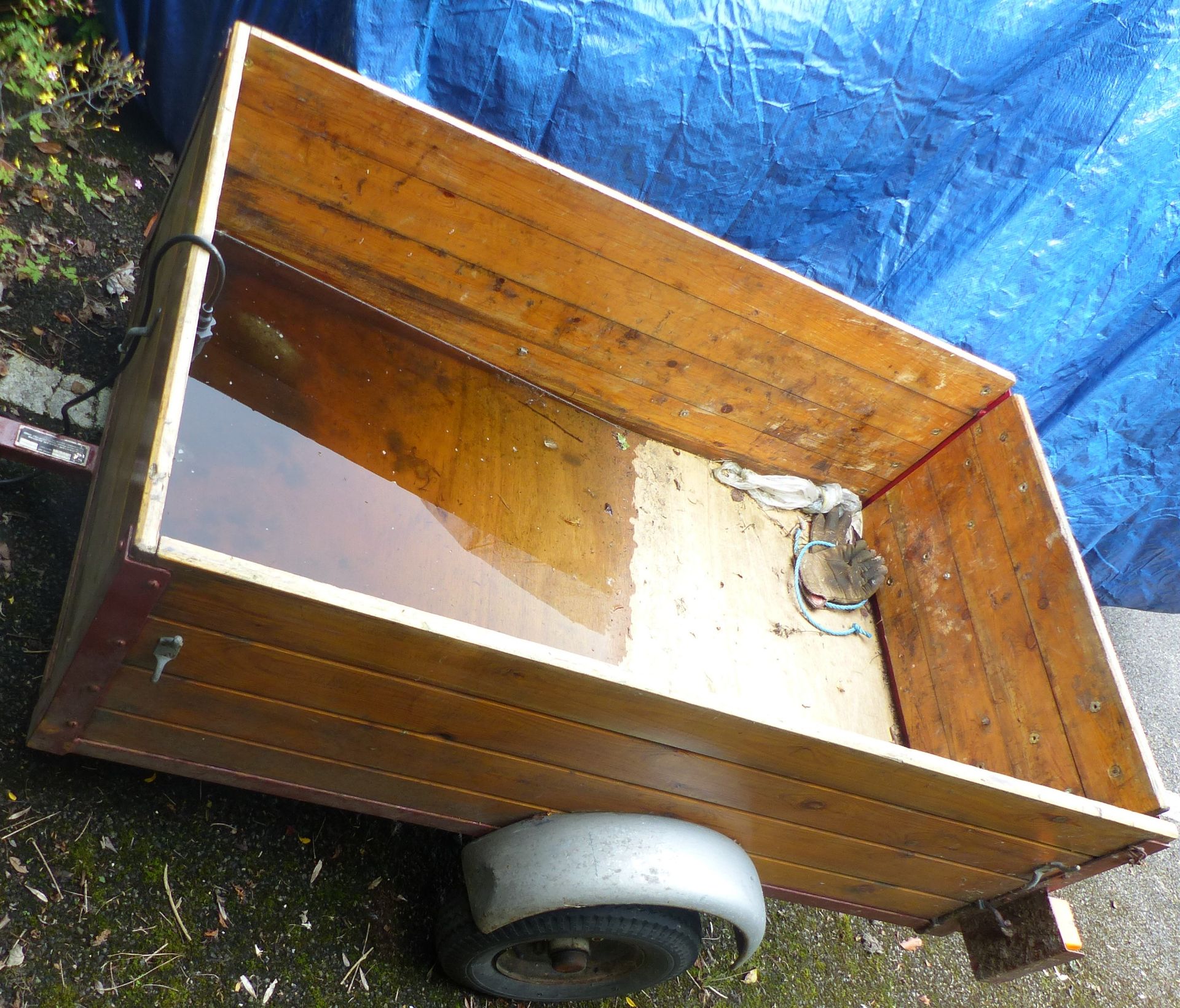 Small car trailer with wooden body sides - Image 4 of 5