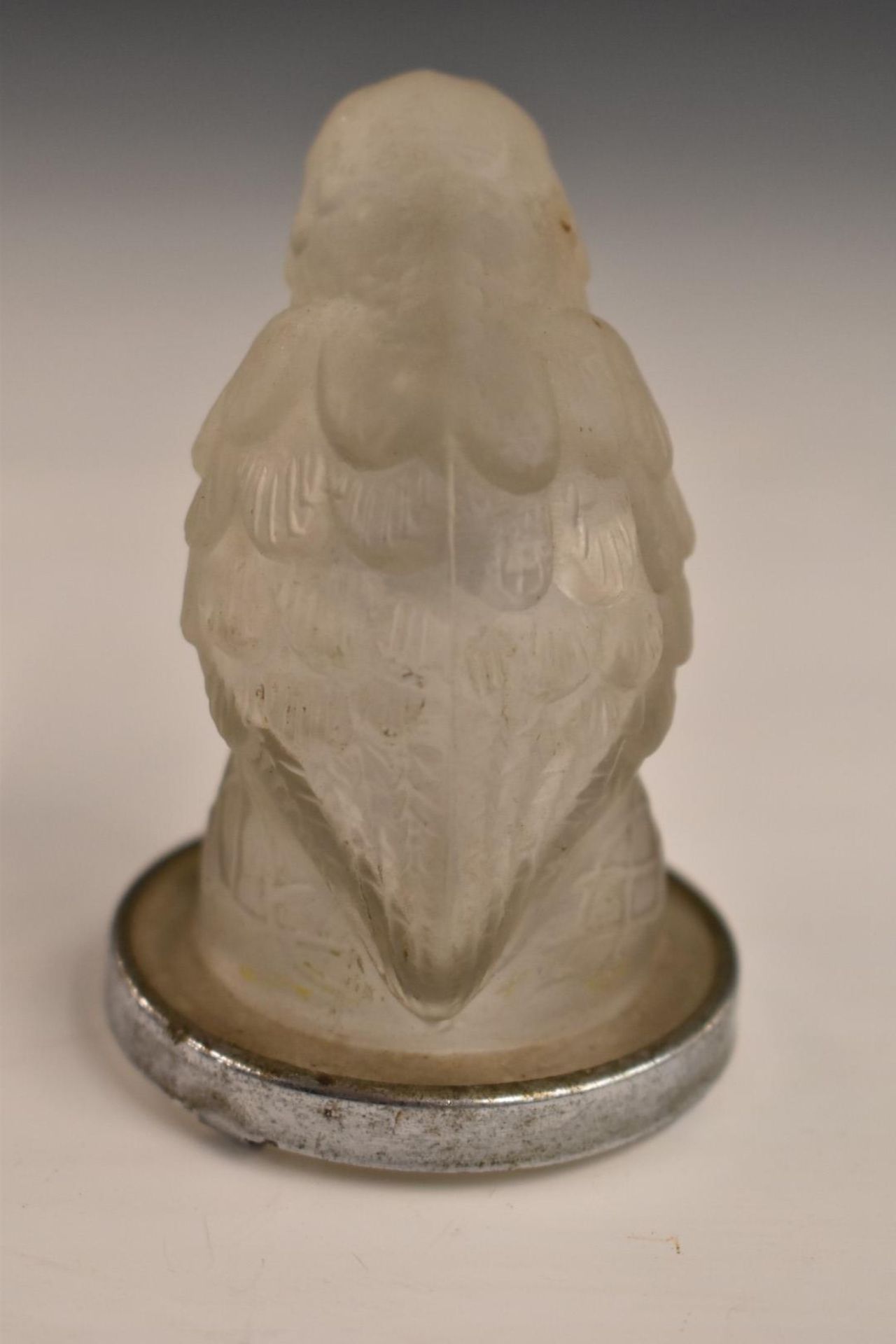 Lalique style bird car mascot, with chrome rim, height 7.5cm - Image 3 of 4