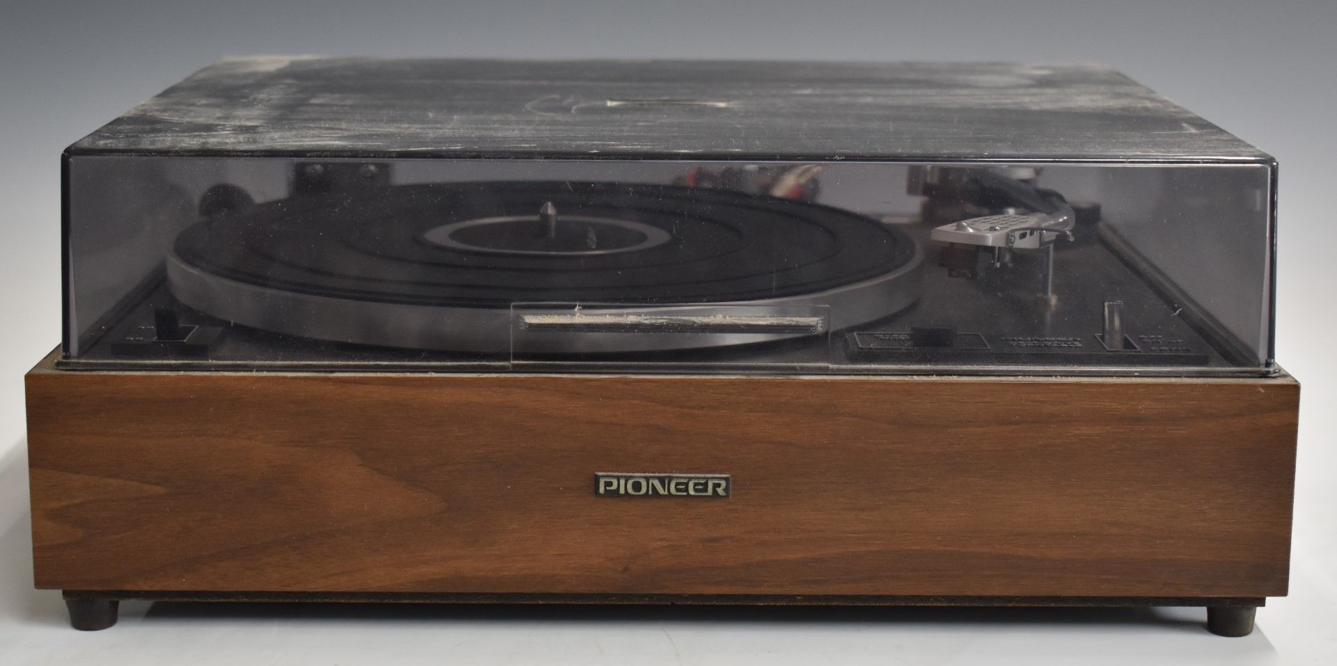 Pioneer PL-120 stereo turntable with good quality pick up arm