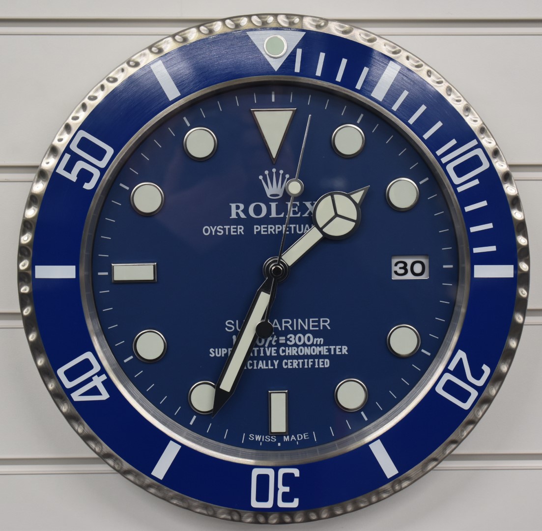 Rolex Oyster Perpetual Date Submariner shop display or advertising wall clock with date aperture,