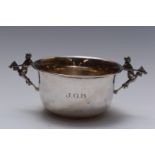 George VI Mappin & Webb hallmarked silver novelty equestrian / horseriding porringer with jockey and