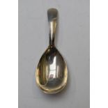 Elizabeth II hallmarked silver caddy spoon, Birmingham 1969, maker Hampton Utilities, length 9.