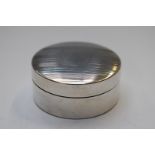 George VI hallmarked silver circular pill or dressing table pot, with Art Deco style decoration to