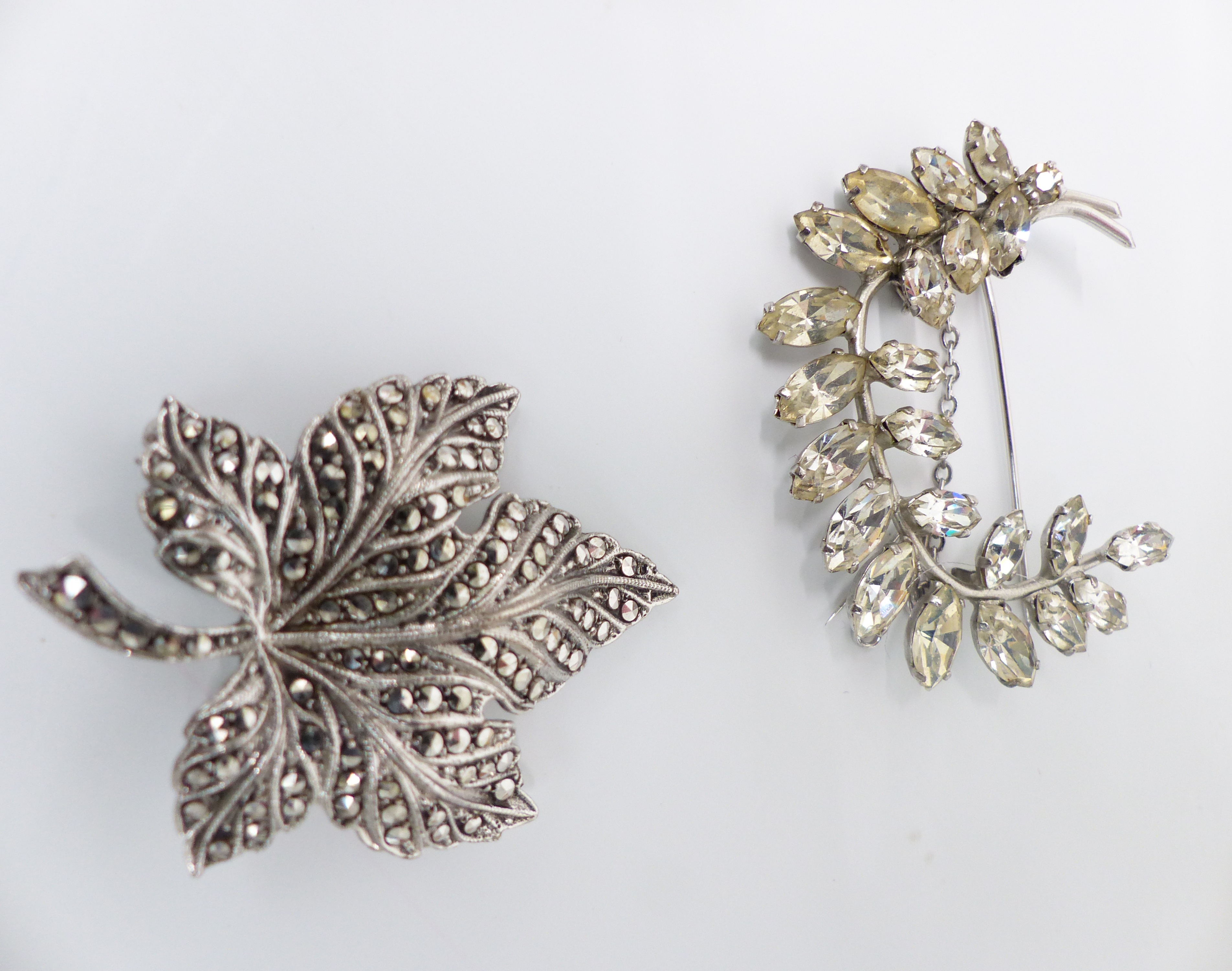 A collection of vintage brooches including three silver, Boucher, cameo, etc - Image 3 of 3