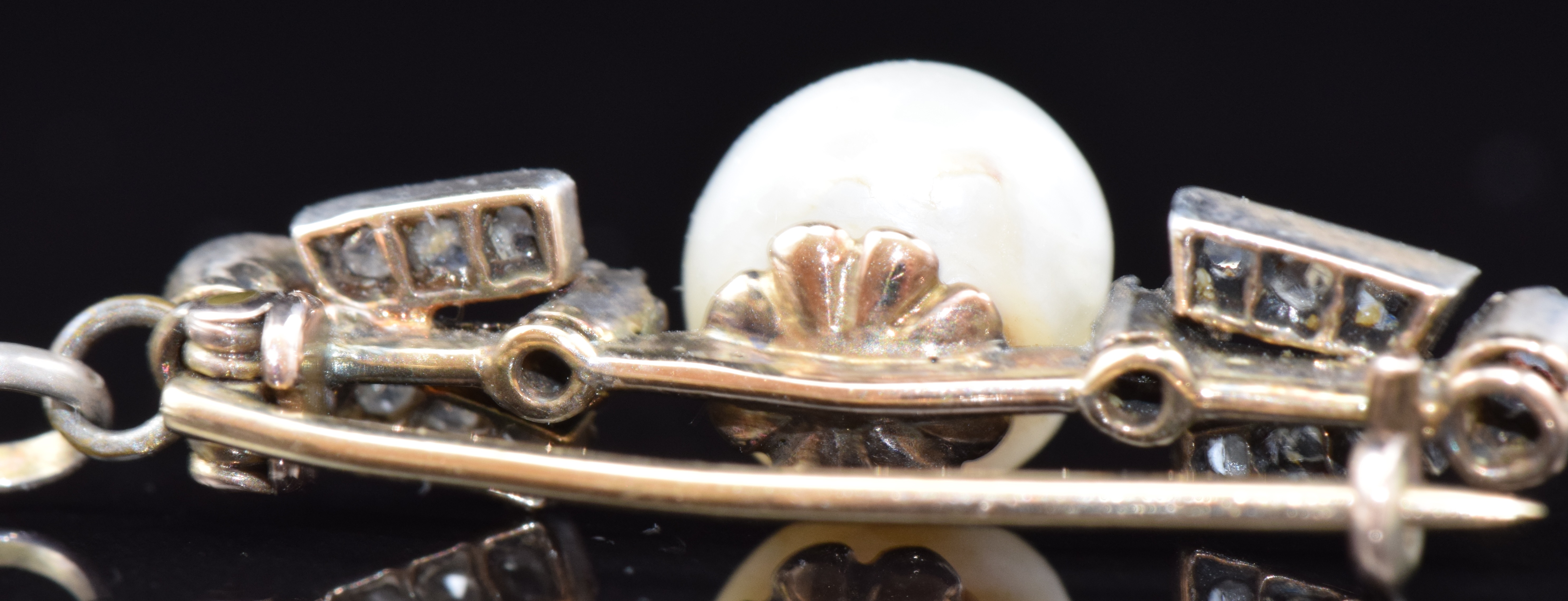 A late Victorian brooch set with a natural pearl and diamonds, 2.3g, 2.5cm long - Image 3 of 3