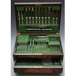 Oak cased eight place setting canteen of silver plated cutlery, marked Postons Lonsdale Plate, width