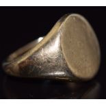 A 9ct gold signet ring, 9.5g, size L