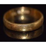 A 22ct gold wedding band/ring, 3.4g, size L