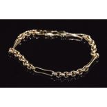 A 9ct gold bracelet made up of elongated and circular links, 5.6g