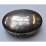 George V hallmarked silver snuff box, with inscription to lid Godfrey Jones "Edlogan" Sebastopol Jan