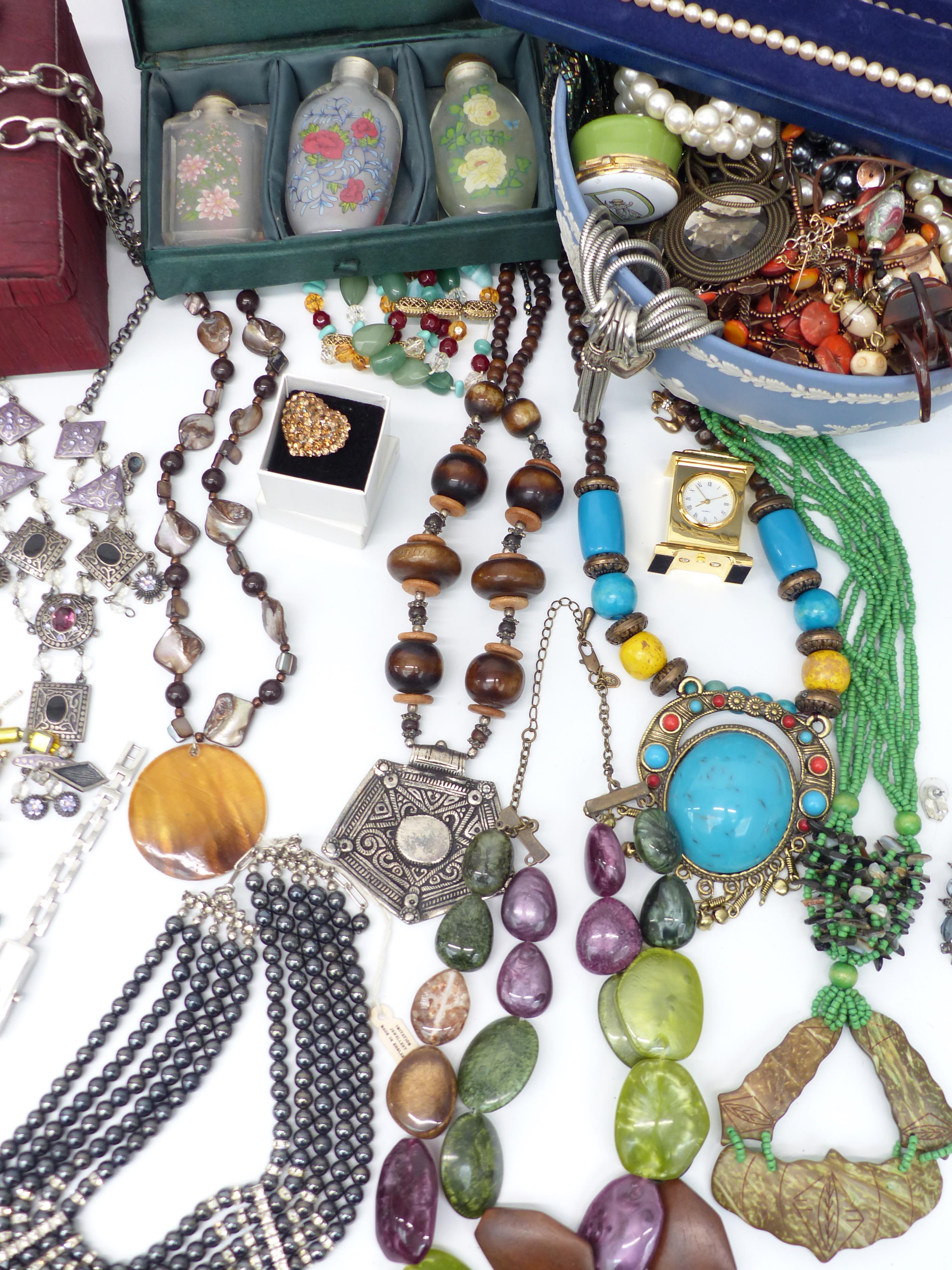 A collection of costume jewellery including Armani Exchange necklace, other necklaces, etc - Image 3 of 4
