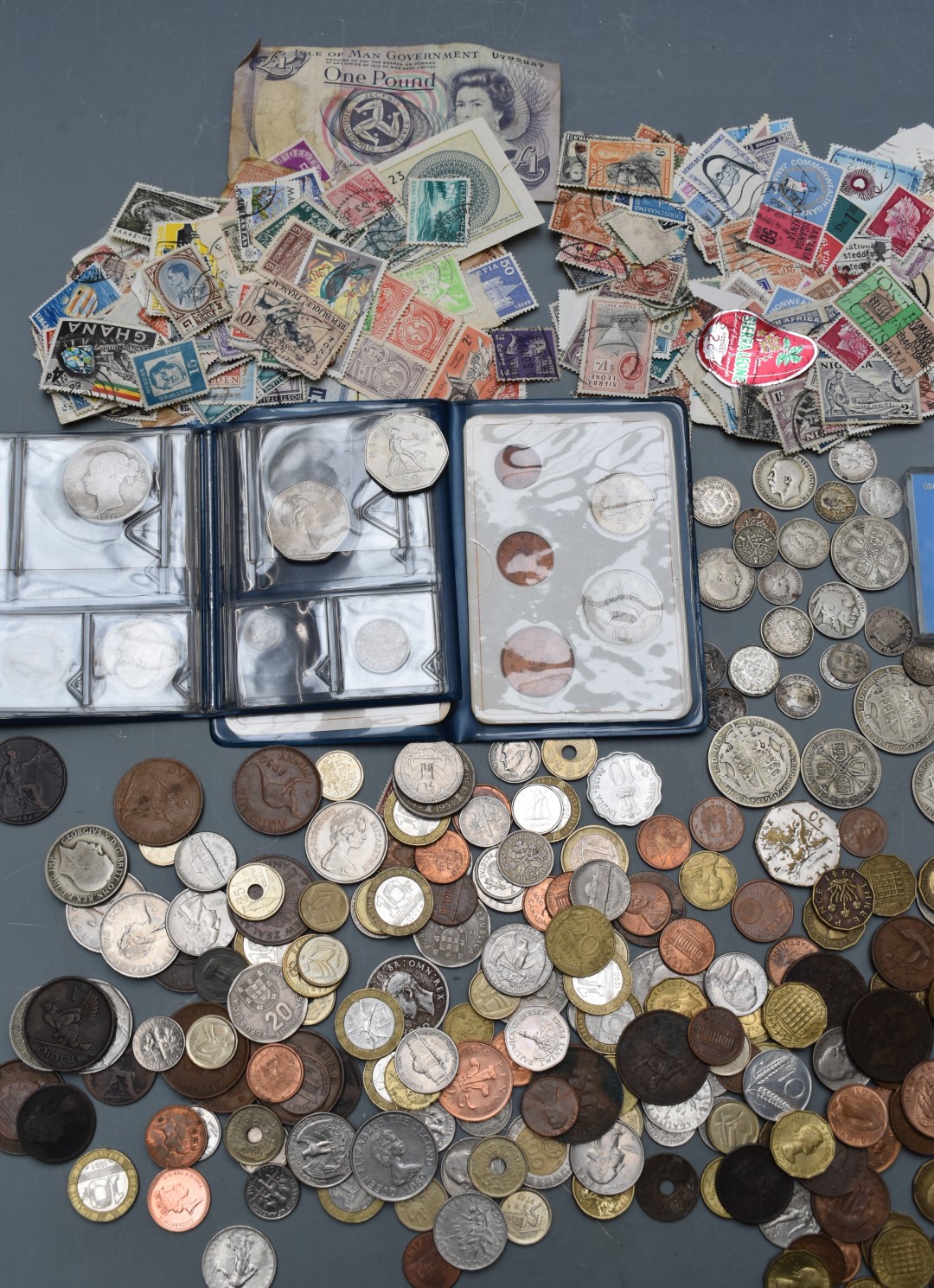 A quantity of UK and overseas coinage to include silver content, Victoria onwards. - Image 2 of 3
