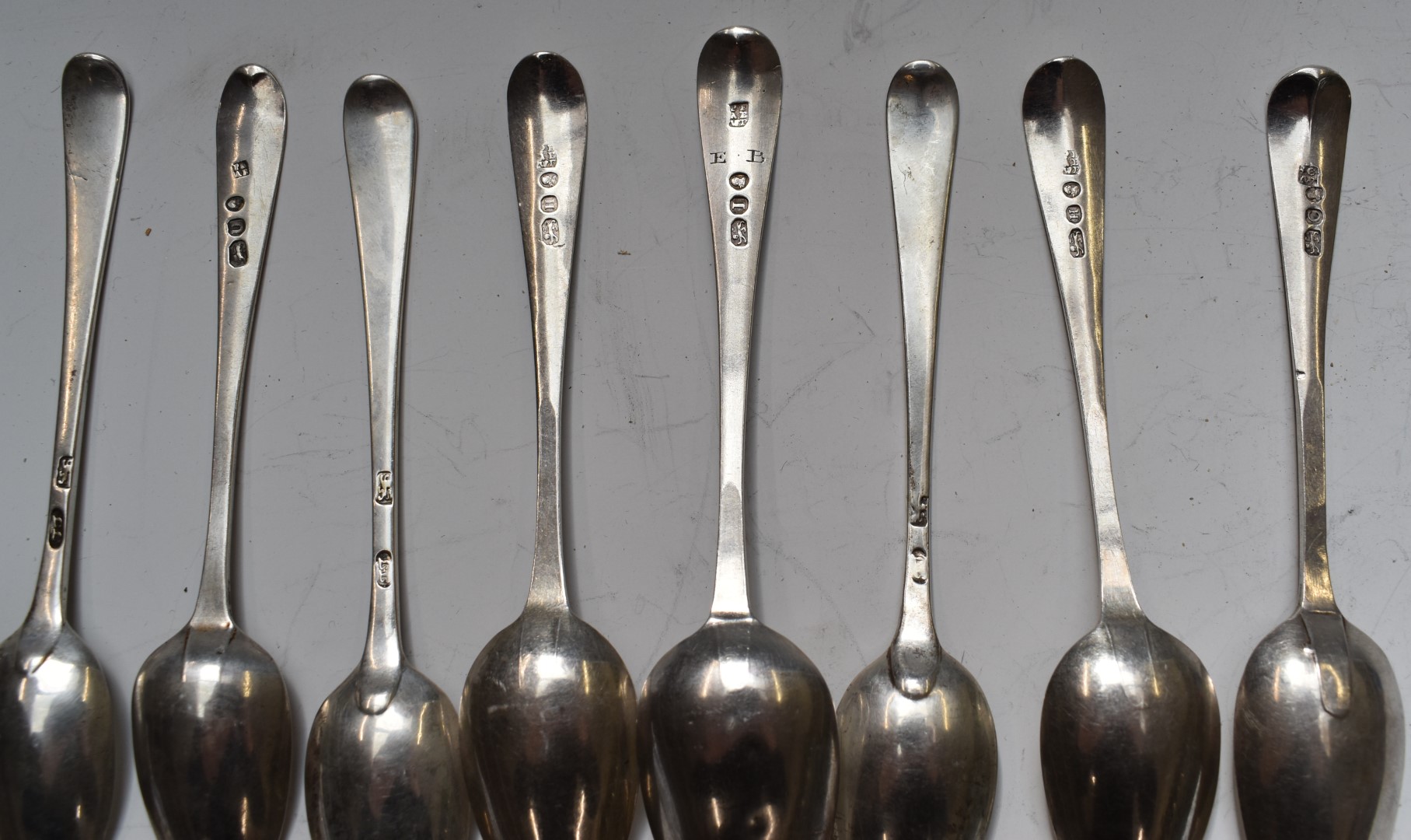 Eighteen Georgian bright cut hallmarked silver teaspoons, including a set of six bottom hallmarked - Image 4 of 6