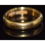 A 22ct gold wedding band/ ring, 6.3g, size J