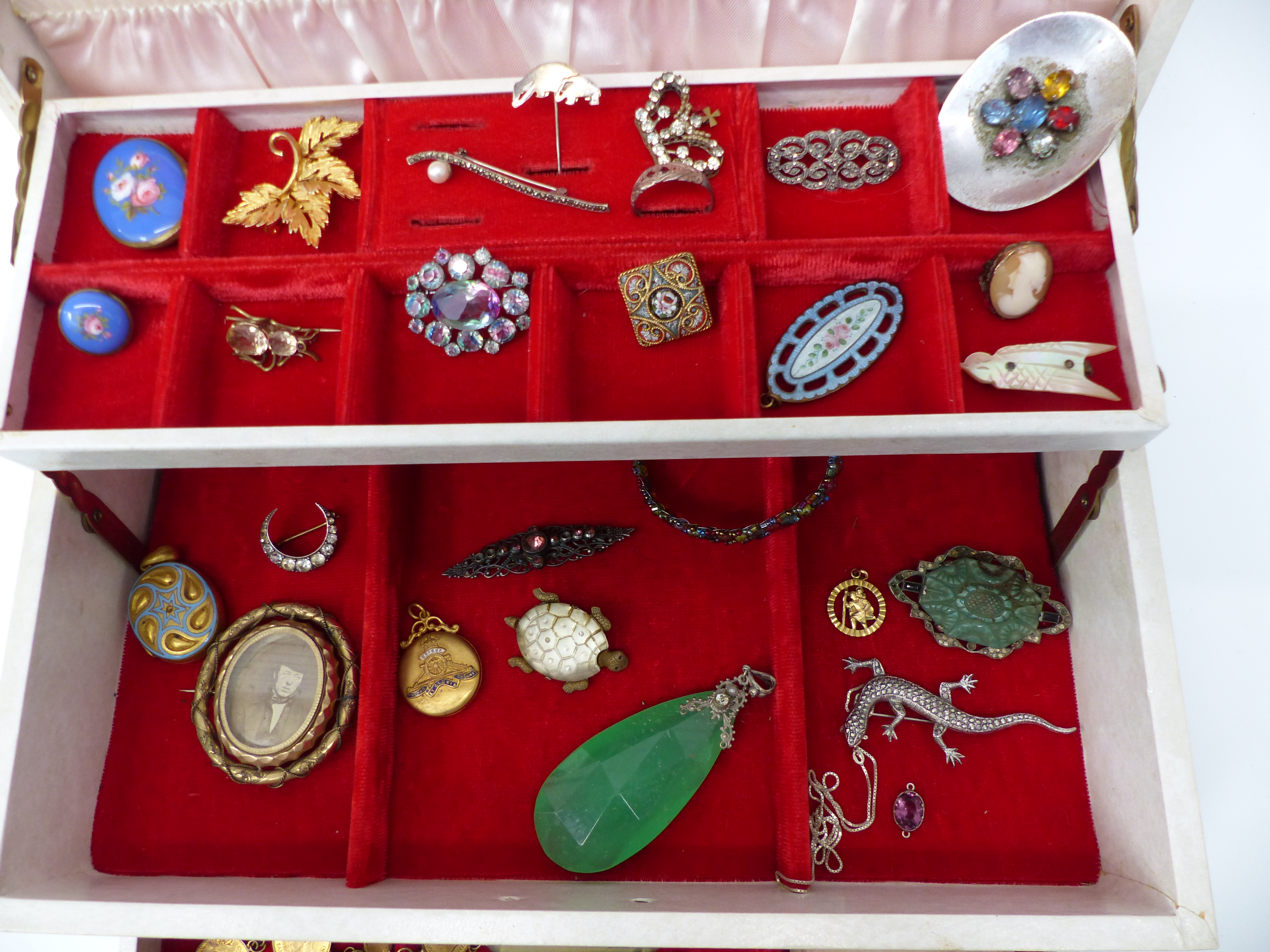 A collection of costume jewellery including Victorian mourning brooch, silver including paste set - Image 2 of 3