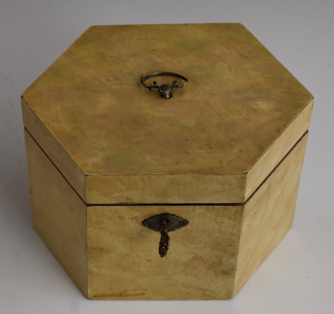 Georgian octagonal two division abalone tea caddy with key, W15.5 x D11 x H12cm - Image 2 of 4