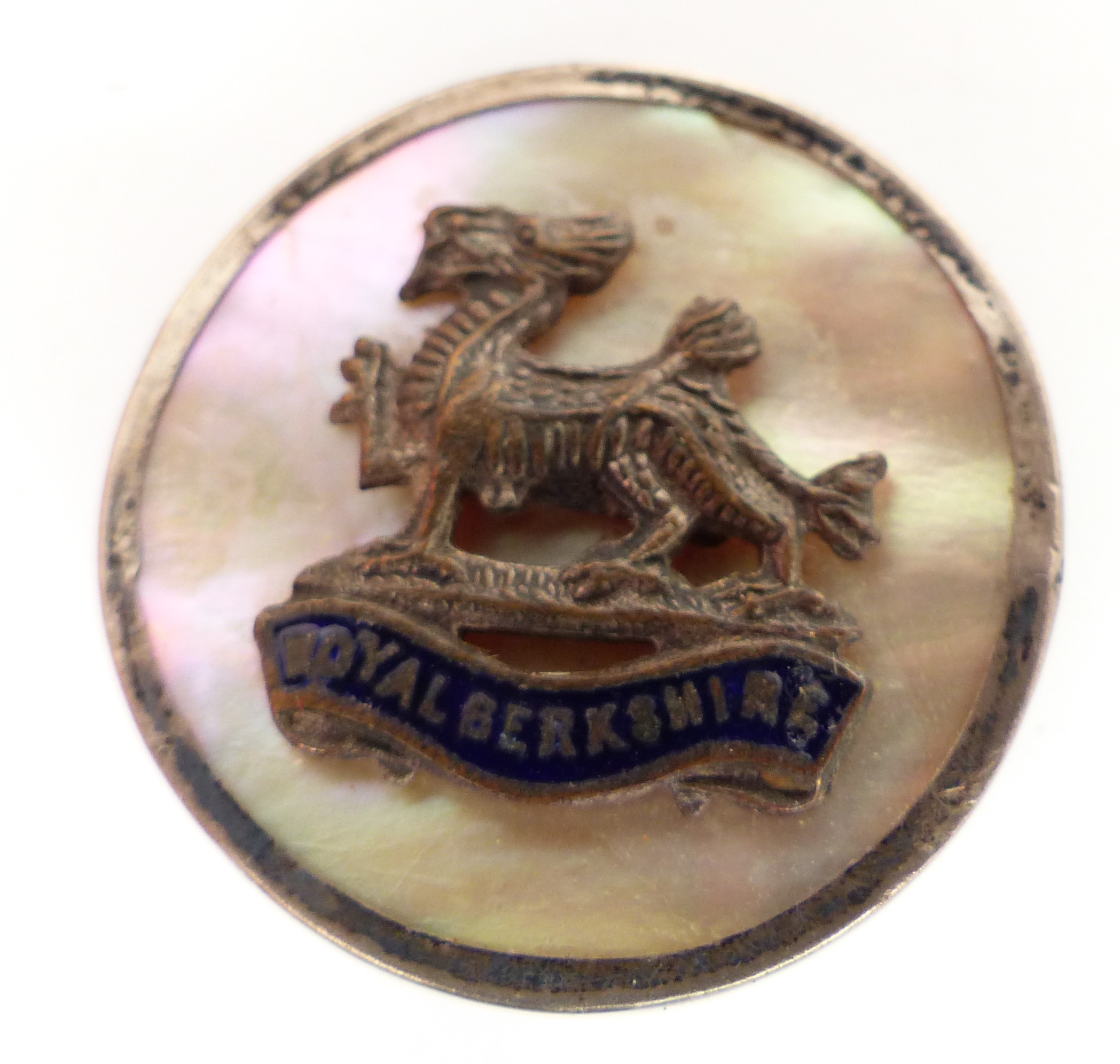 A pair of silver cufflinks set with enamel, an RAF brooch, and an RAF badge - Image 3 of 4