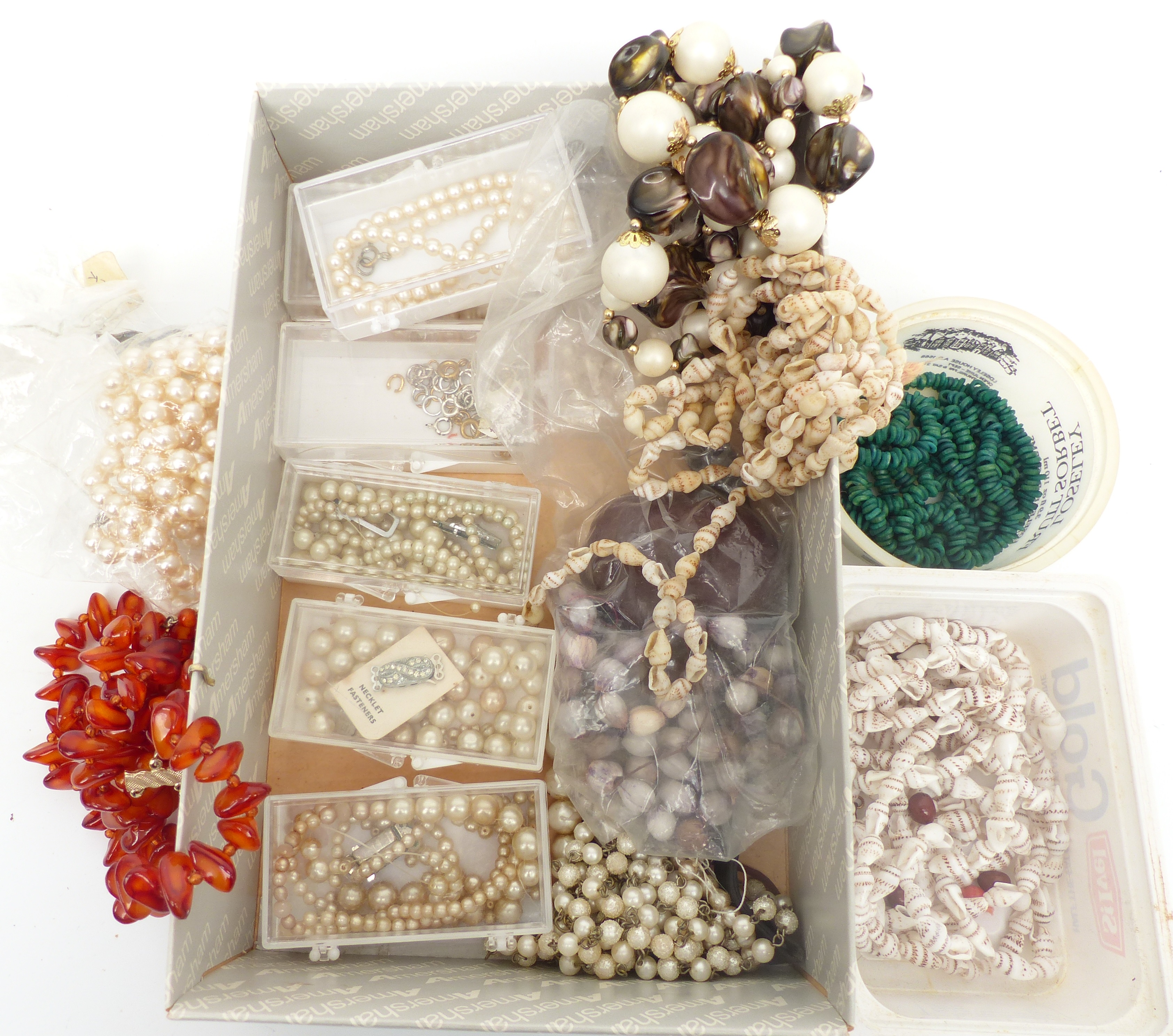 A collection of costume jewellery including blister pearl necklace, beads, silver including - Image 6 of 6