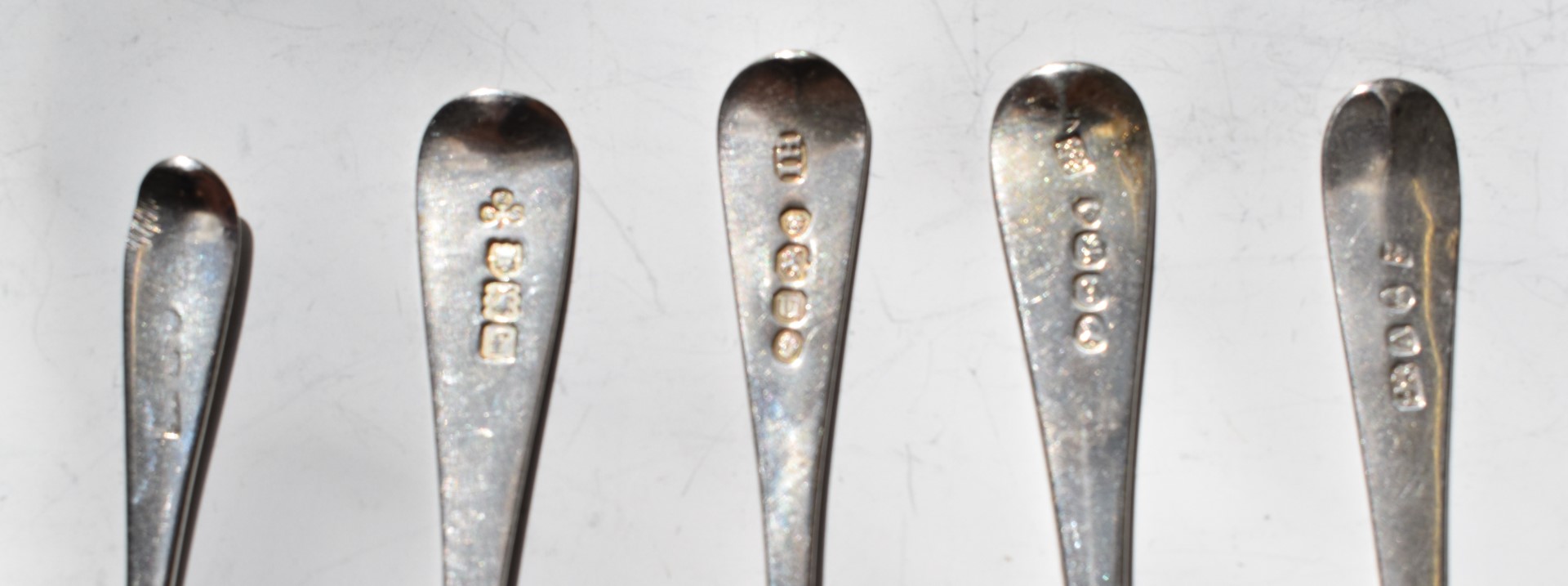 Seventeen Georgian bright cut hallmarked silver teaspoons, various dates and makers including some - Image 3 of 6