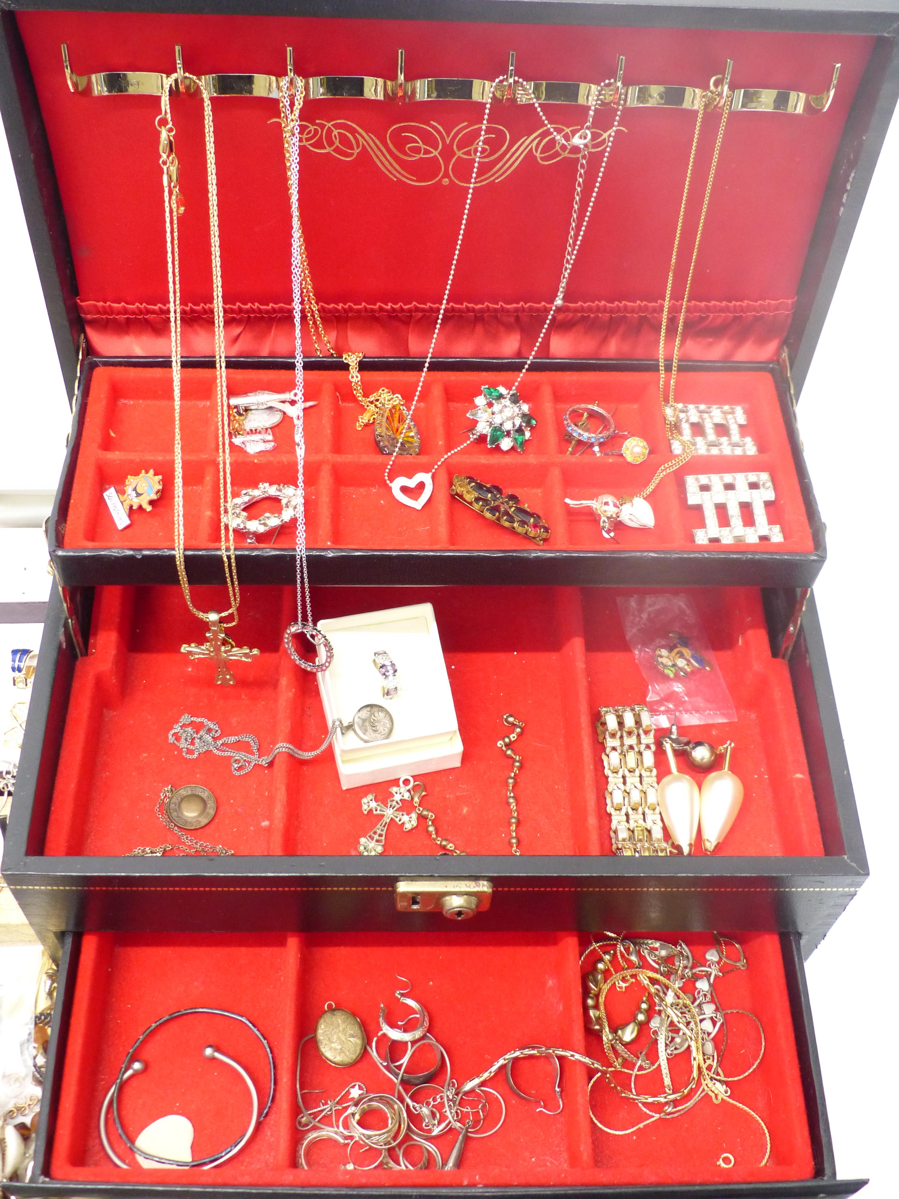 A collection of costume jewellery including silver locket, silver earrings, bangles, bracelets, etc - Image 2 of 5