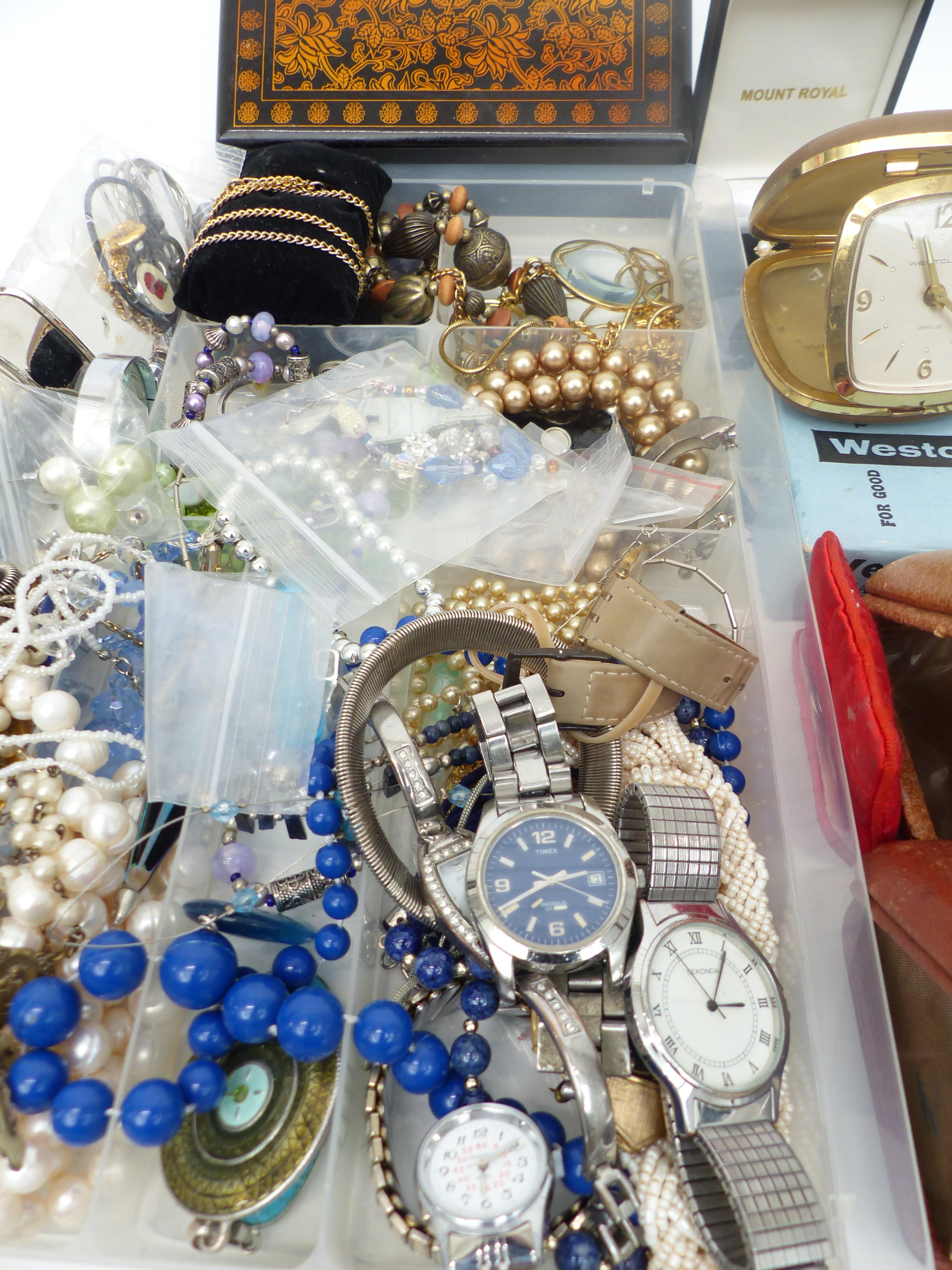 A collection of costume jewellery including Exquisite pendant, watches, vintage earrings, vintage - Image 4 of 4