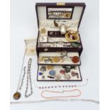 A collection of jewellery c1900 including pearl brooch, silver necklace, vintage brooches etc