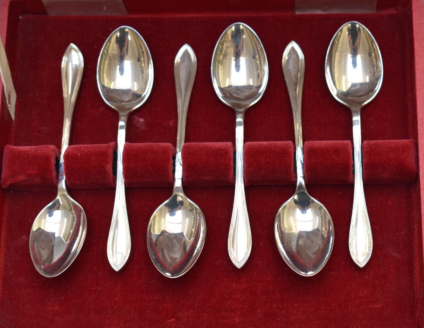 Three cased sets of hallmarked silver coffee or teaspoons, weight 198g - Image 3 of 6