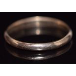 A 9ct gold ring, 2.5g, size Y
