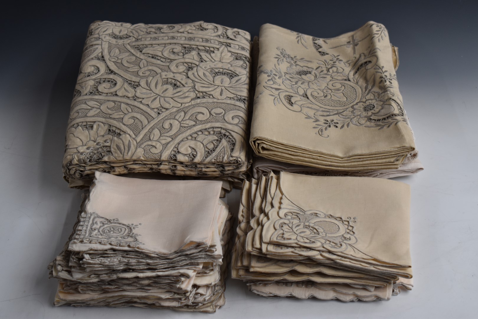 A large quantity of linen and lace, mostly Irish