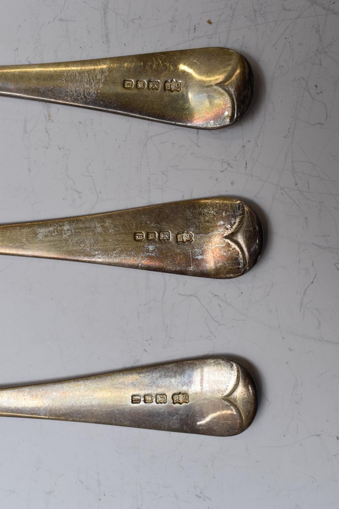 Set of six George V hallmarked silver soup spoons, London 1924, maker Robert Pringle & Sons, - Image 3 of 4