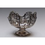 George V Mappin & Webb hallmarked silver pierced pedestal basket, Sheffield 1917, diameter 16.5cm,