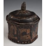 Georgian octagonal lead tobacco pot with jester finial, H14.5cm