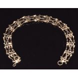 A 9ct gold gate bracelet, 3.4g