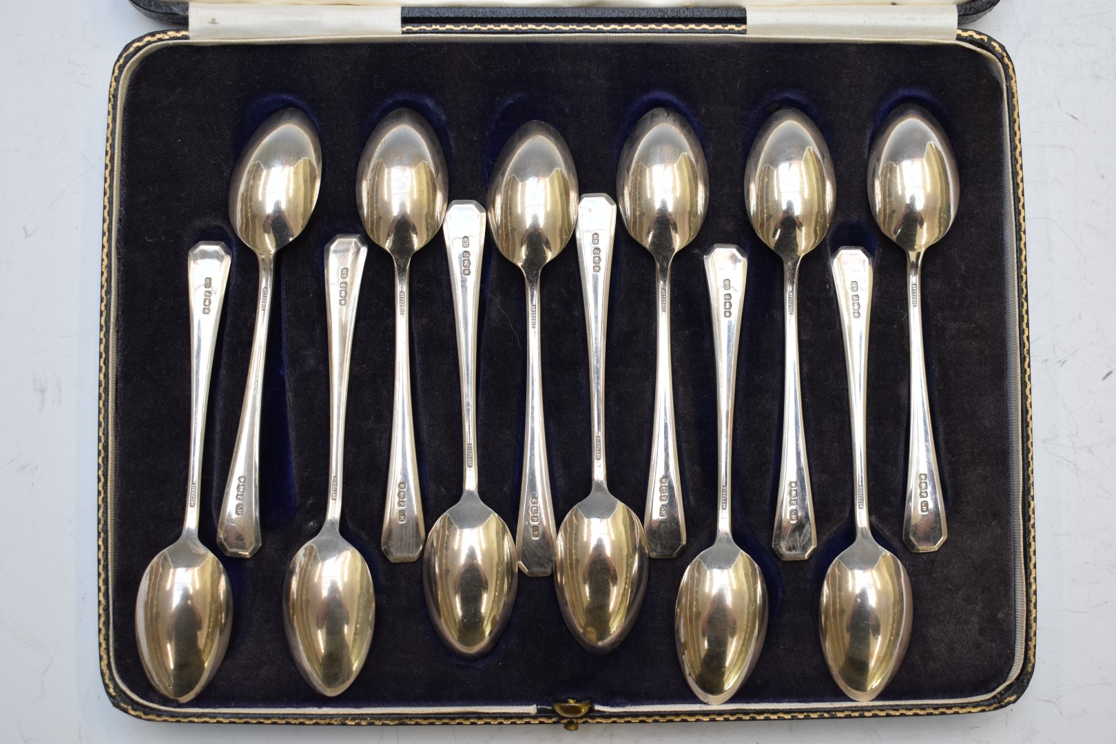 Cased set of twelve Art Deco hallmarked silver teaspoons, Sheffield 1932, maker Harrison - Image 3 of 5