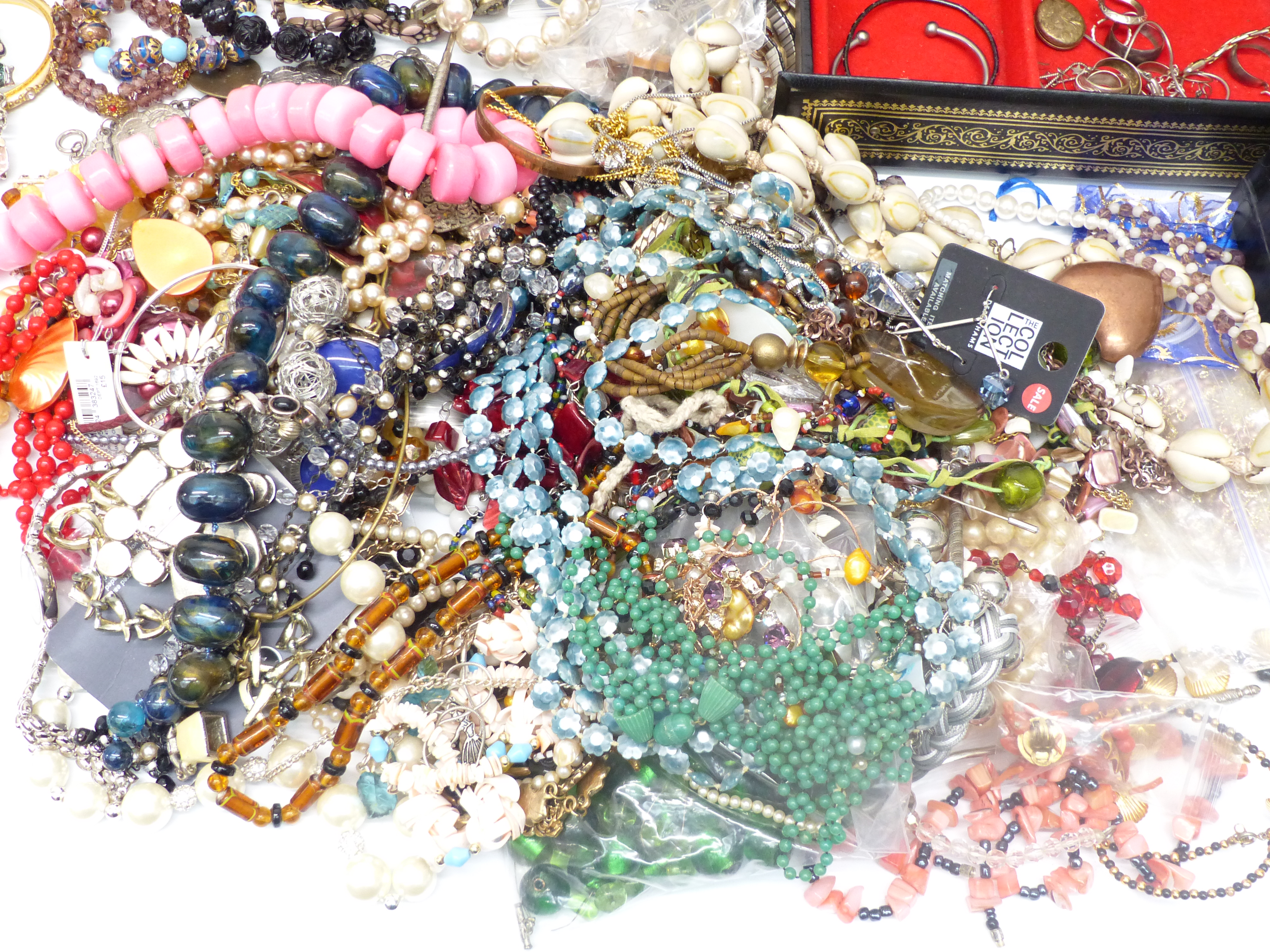 A collection of costume jewellery including silver locket, silver earrings, bangles, bracelets, etc - Image 4 of 5