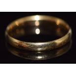 A 22ct gold wedding band/ ring, 3.1g, size Q