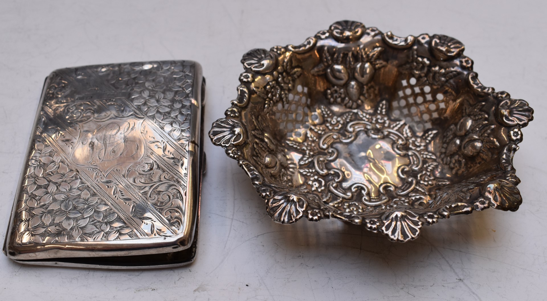 Victorian hallmarked silver bon bon dish with pierced and embossed decoration, Birmingham 1898,