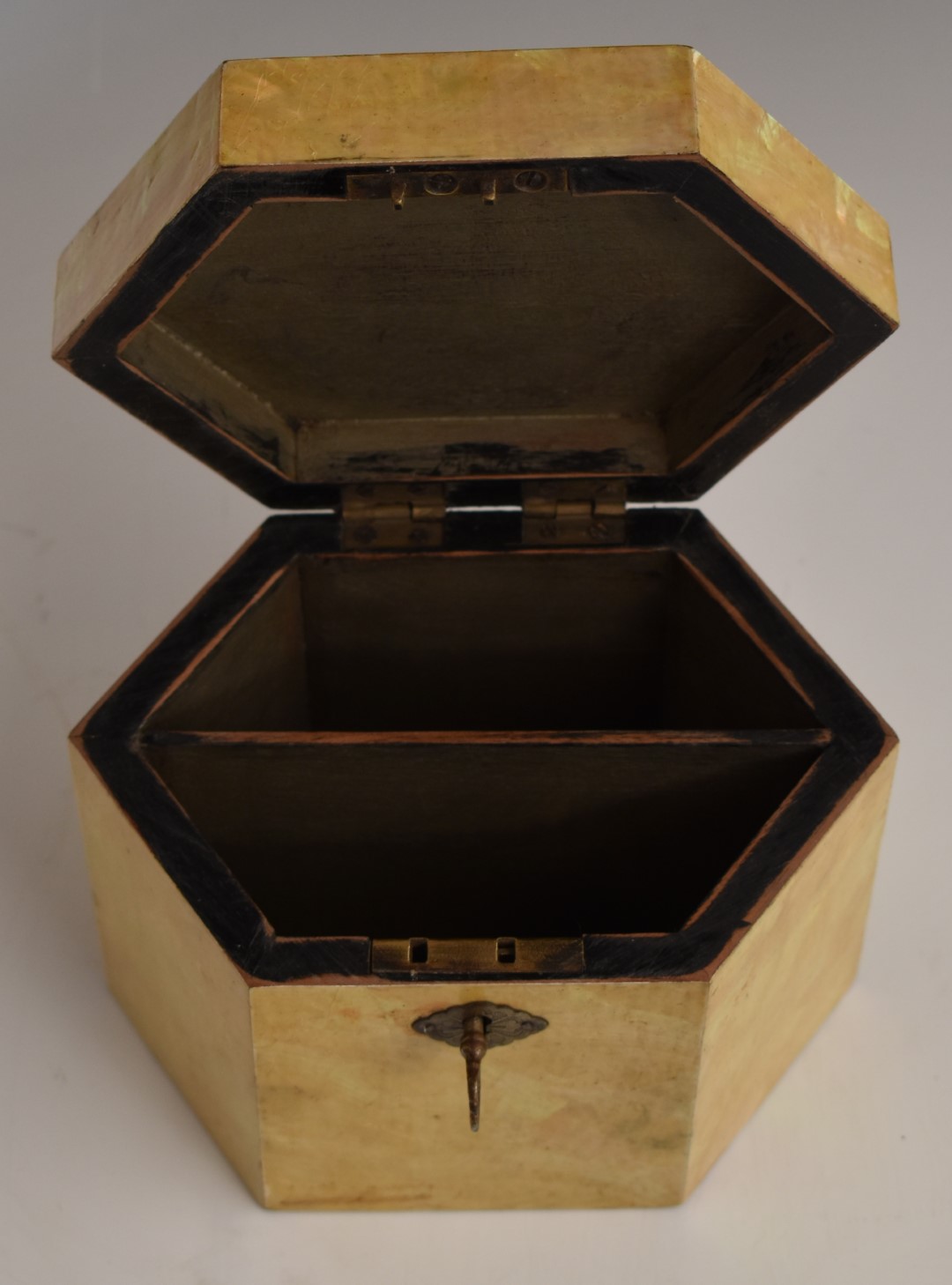 Georgian octagonal two division abalone tea caddy with key, W15.5 x D11 x H12cm