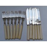 Hallmarked silver ivory handled six place setting fish eater set, Sheffield 1931, maker Viners