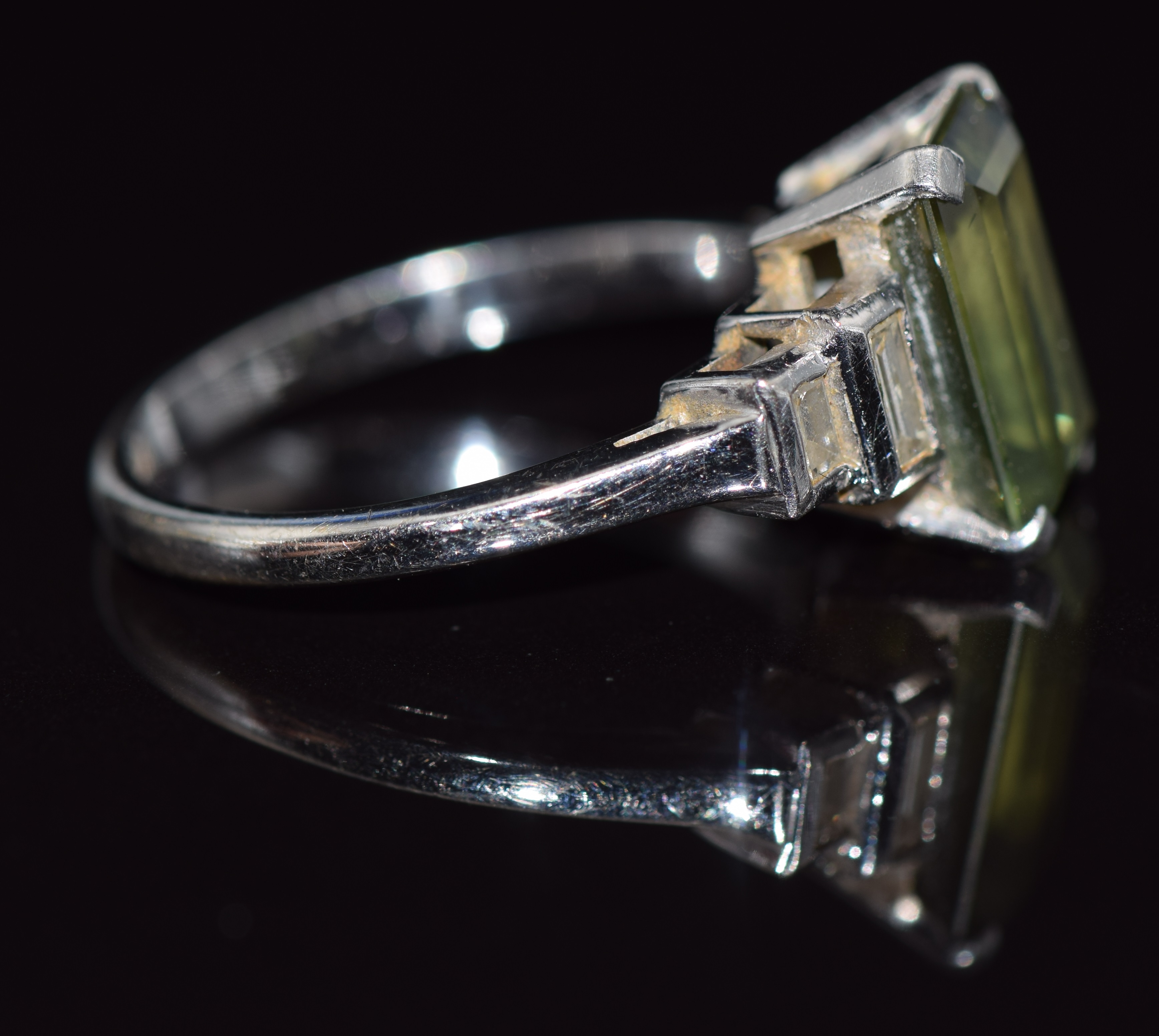 An 18ct white gold ring set with an emerald cut tourmaline and two baguette cut diamonds to each - Image 2 of 2