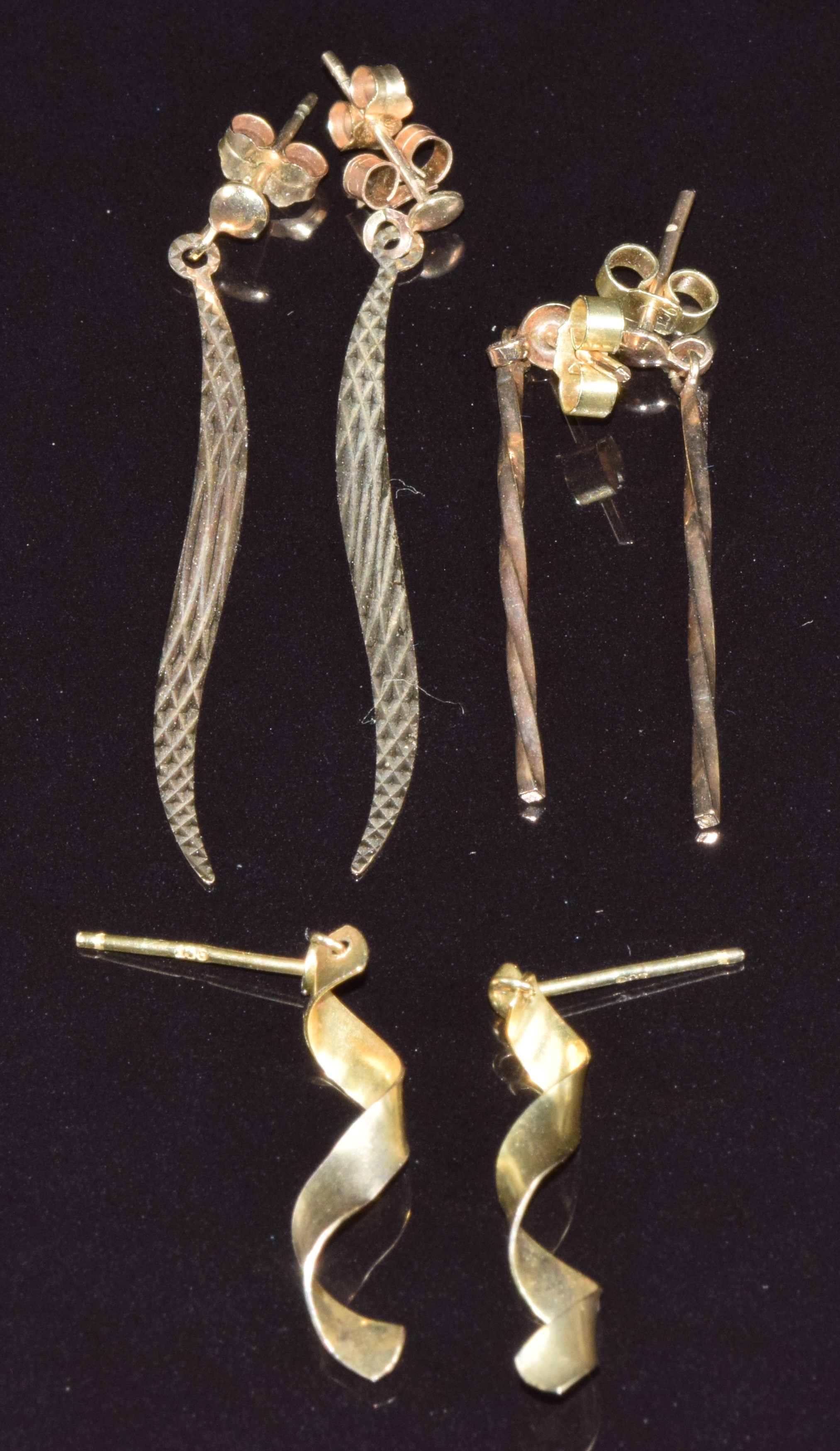 Three pairs of 9ct gold earrings, 2.3g - Image 2 of 2