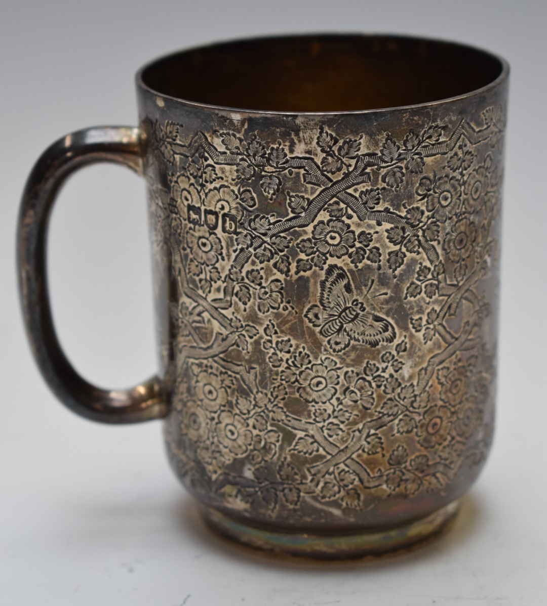 Victorian hallmarked silver tankard decorated with butterflies amongst flowers, London 1897 maker - Image 2 of 3