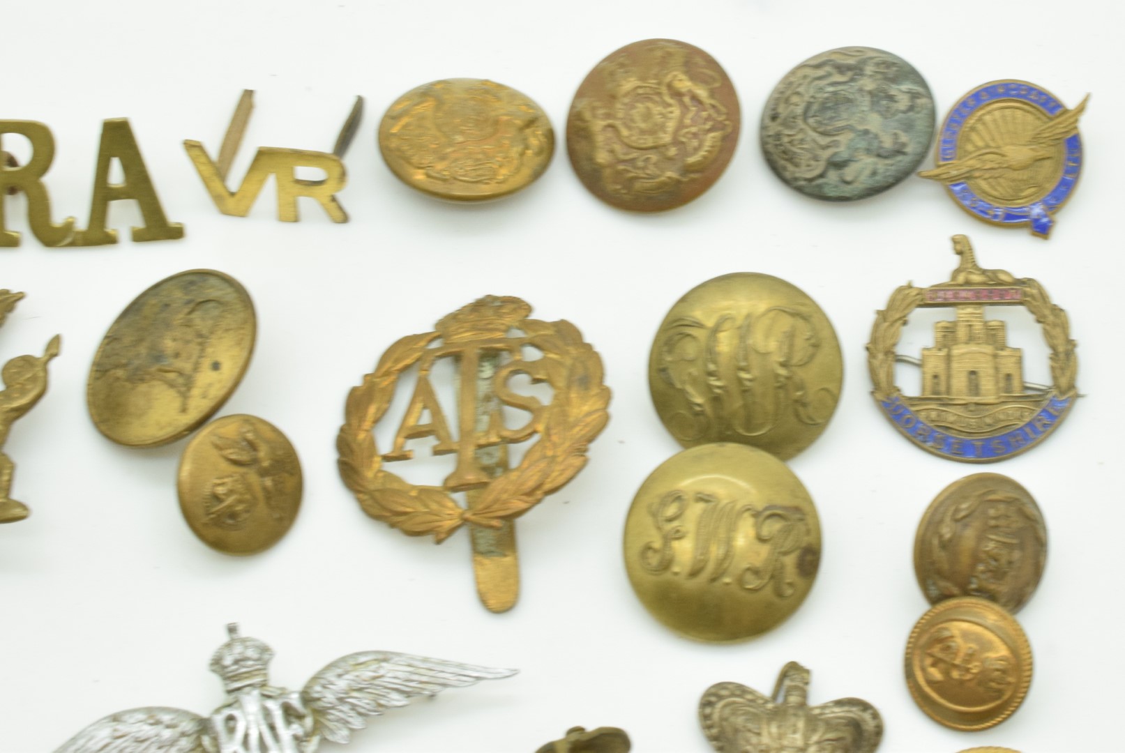 Collection of British Forces badges and buttons together with some civilian examples, including bi - Image 7 of 8