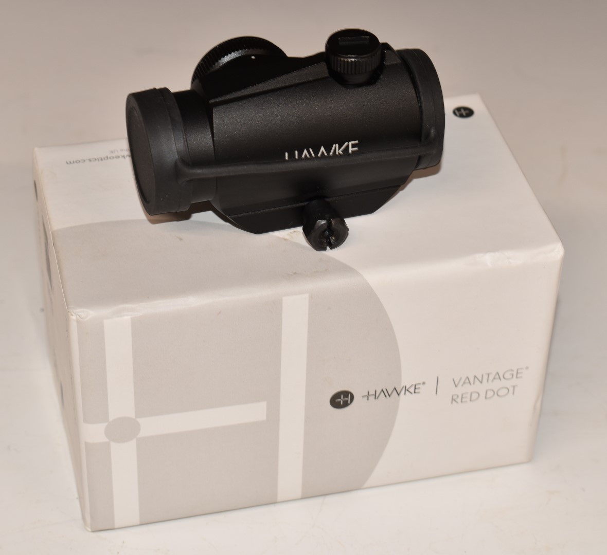 Hawke Vantage 4-12x50 AO Mil Dot Center IR rifle scope, in original box.