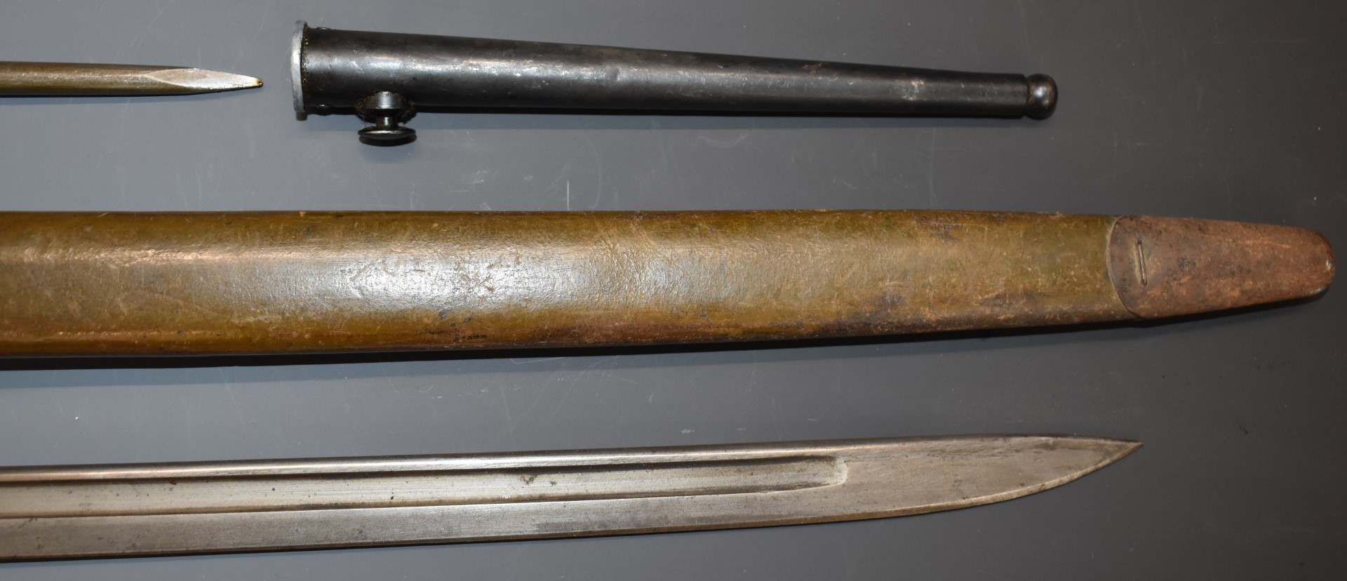 British 1913 pattern sword bayonet with good stamps to ricasso and Remington marker's stamp, 43cm - Image 3 of 9