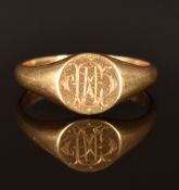 A 9ct gold signet ring, size O, 2.7g