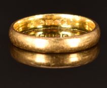 A 22ct gold wedding band/ring, size N, 3.8g