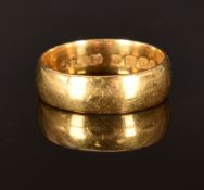 An 18ct gold wedding band/ ring, Birmingham1905, size K/L, 4.1g