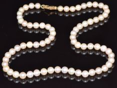 A single strand of cultured pearls with 9ct gold clasp