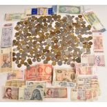 A quantity of overseas coinage and banknotes